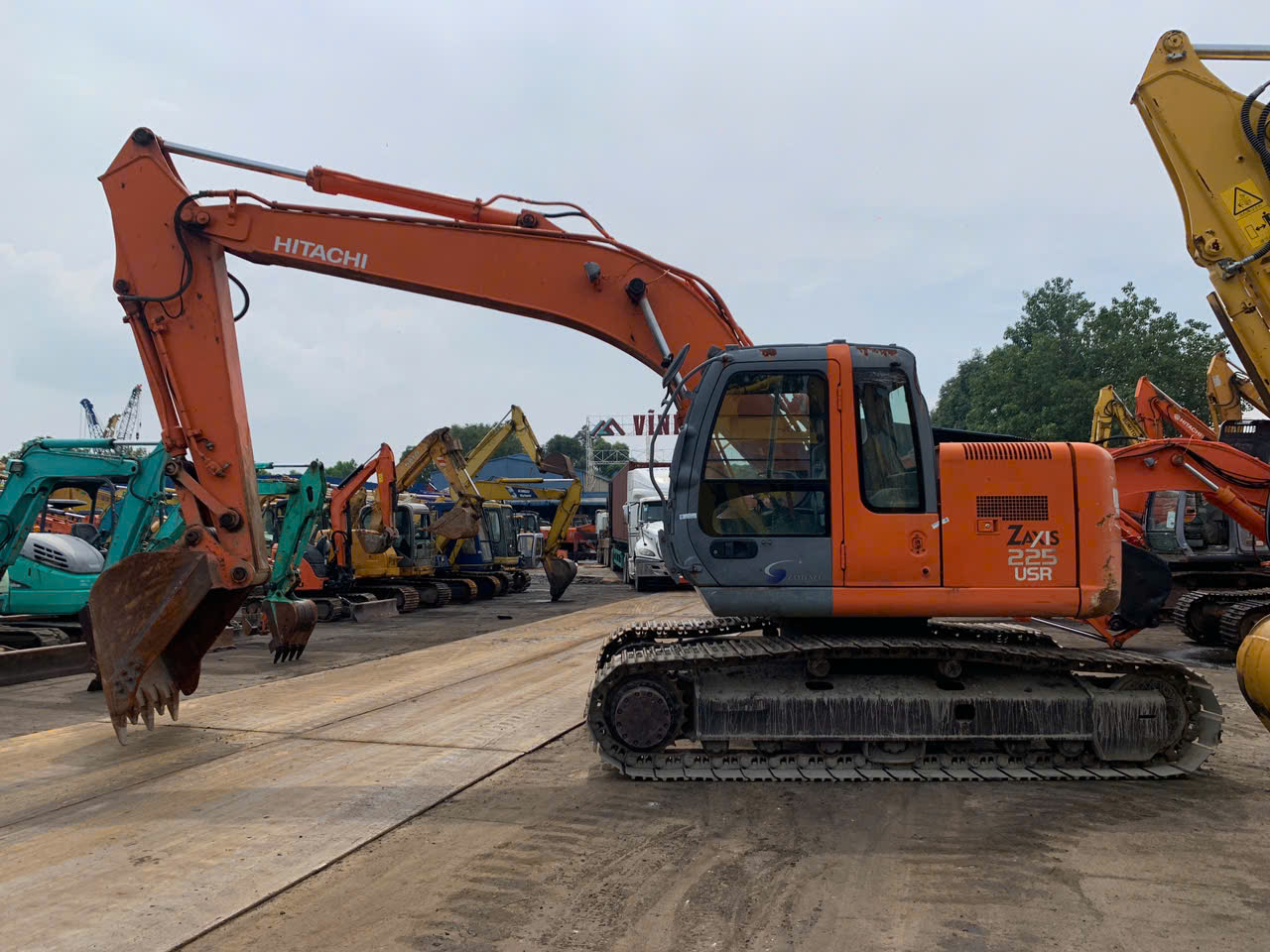 ZX225USR / 2562-69809